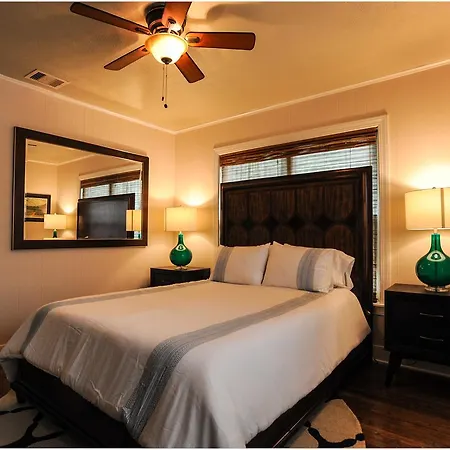 The Coyle Cabin - Close To Downtown, Stadiums, U Of H, Med Center-2